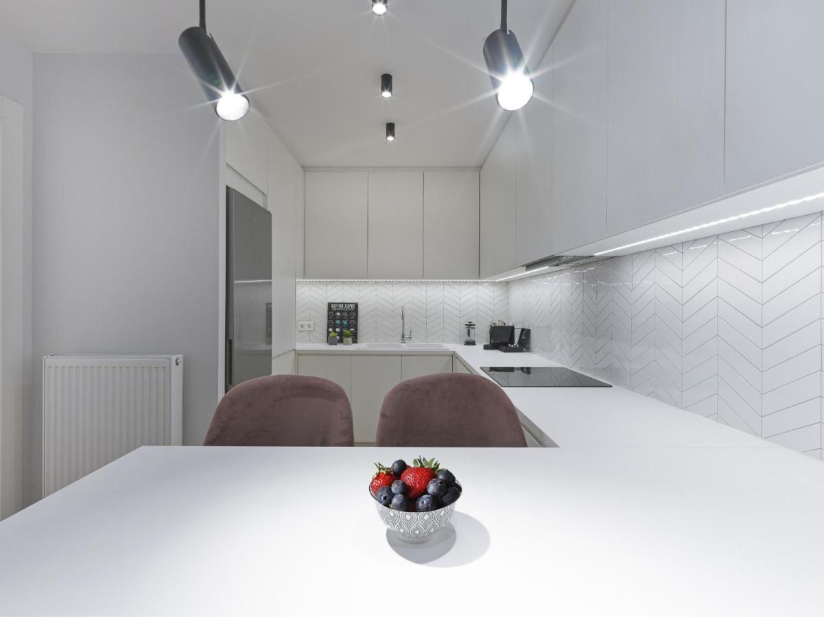Fresh, New & Ready For You! Rnvtd Apt In Koukaki! Athena Bagian luar foto