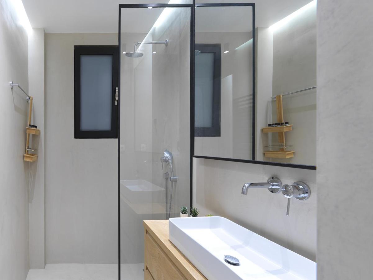 Fresh, New & Ready For You! Rnvtd Apt In Koukaki! Athena Bagian luar foto